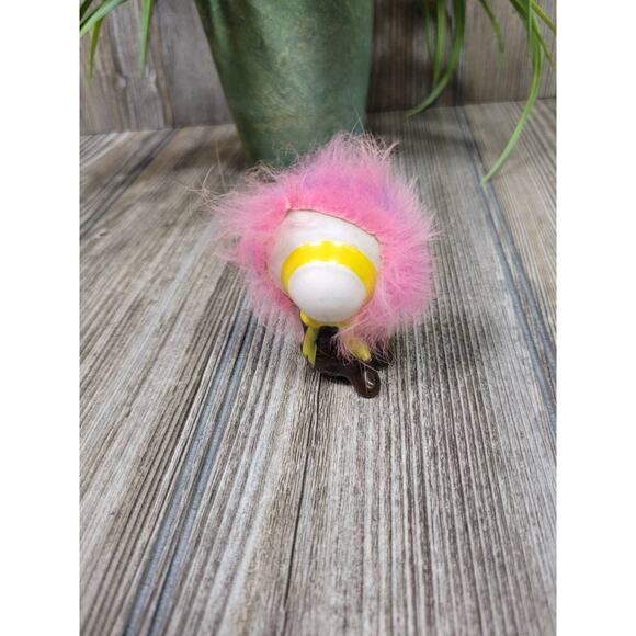 Vintage Kitsch Kitty Figurine, Kitten Fur Edged Hat - Picture 2 of 5